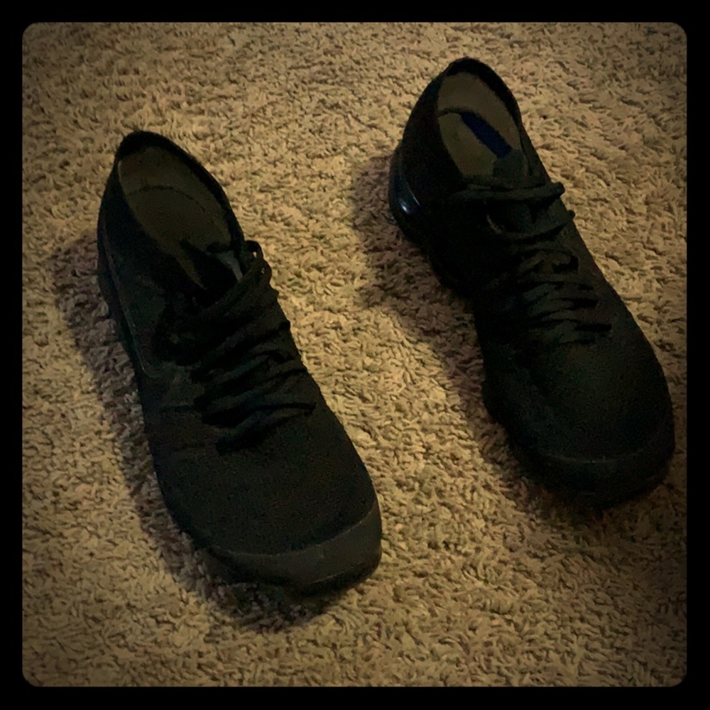 Nike men’s VaporMax size 11 triple black